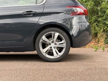 PEUGEOT 308 1.2 PureTech GPF Allure