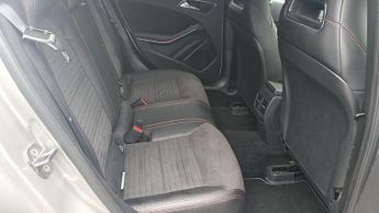 MERCEDES-BENZ GLA 2.1 GLA200d AMG Line 7G-DCT Euro 6 (s/s) 5dr