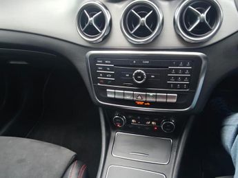 MERCEDES-BENZ GLA 2.1 GLA200d AMG Line 7G-DCT Euro 6 (s/s) 5dr