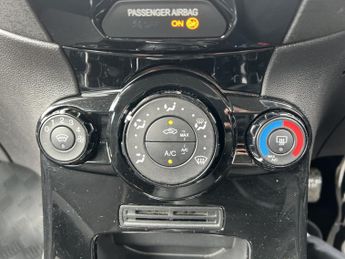 FORD FIESTA 1.3 Zetec