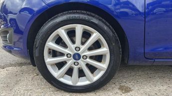 FORD FOCUS 1.6 Zetec 5dr