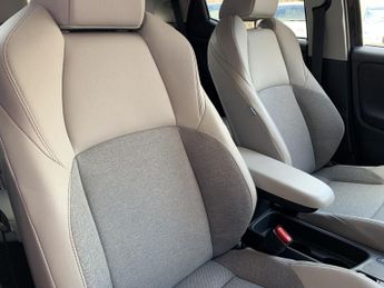 TOYOTA YARIS 1.5 VVT-h Excel