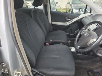 TOYOTA YARIS 1.3 T Spirit