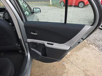 TOYOTA YARIS 1.3 T Spirit