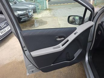 TOYOTA YARIS 1.3 T Spirit