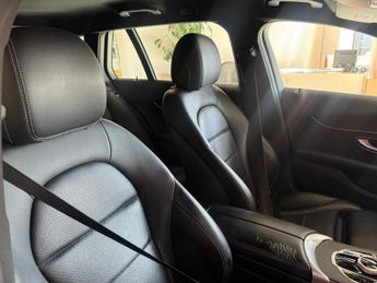 MERCEDES-BENZ C CLASS 2.1 C220d AMG Line