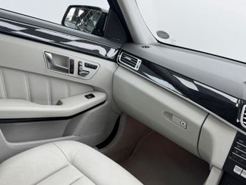 MERCEDES-BENZ E CLASS 2.1 E220 BlueTEC AMG Night Edition