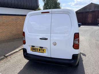 VAUXHALL COMBO 1.5 Turbo D 2000 Edition
