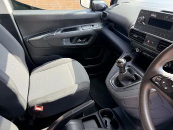 VAUXHALL COMBO 1.5 Turbo D 2000 Edition