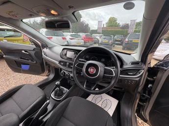 FIAT TIPO 1.4 Tipo Hatchback 1.4 95hp Lounge
