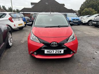 Toyota AYGO 1.0 VVT-i x-cite 4 Red Bi-Tone