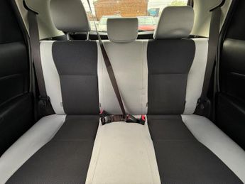 TOYOTA VITZ 1.0 Petrol Automatic Euro 5 5dr
