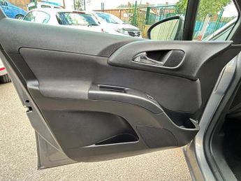 VAUXHALL MERIVA 1.7 CDTi Exclusiv Auto Euro 5 5dr