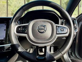 VOLVO V60 2.0 B6 MHEV R-Design Auto AWD Euro 6 (s/s) 5dr