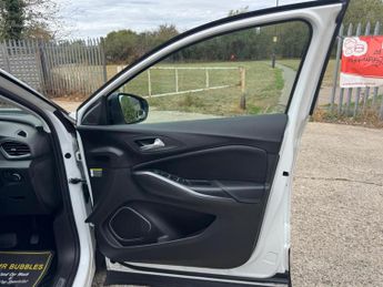VAUXHALL GRANDLAND X 1.2 Turbo Sport Nav
