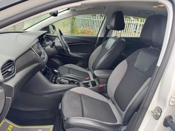VAUXHALL GRANDLAND X 1.2 Turbo Sport Nav