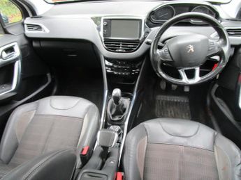 PEUGEOT 2008 1.6 e-HDi Allure