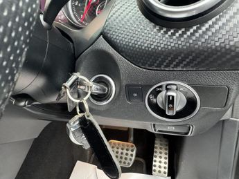 MERCEDES-BENZ A CLASS 2.1 A200d AMG Line