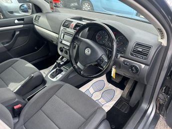 VOLKSWAGEN GOLF 1.6 FSI Match