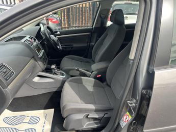 VOLKSWAGEN GOLF 1.6 FSI Match