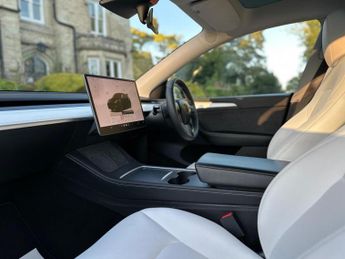 TESLA MODEL Y (Dual Motor) Long Range Auto 4WDE 5dr