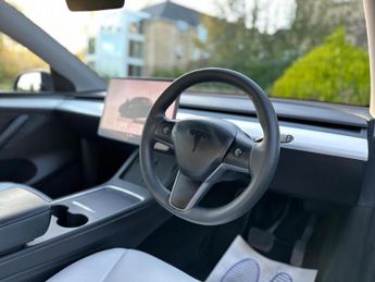 TESLA MODEL Y (Dual Motor) Long Range Auto 4WDE 5dr