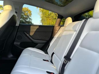 TESLA MODEL Y (Dual Motor) Long Range Auto 4WDE 5dr