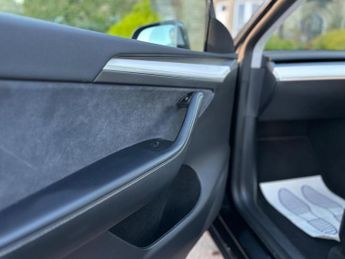 TESLA MODEL Y (Dual Motor) Long Range Auto 4WDE 5dr