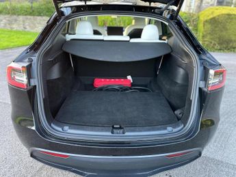 TESLA MODEL Y (Dual Motor) Long Range Auto 4WDE 5dr