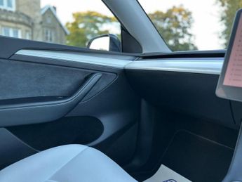TESLA MODEL Y (Dual Motor) Long Range Auto 4WDE 5dr