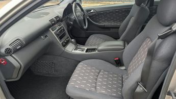 MERCEDES-BENZ C CLASS 1.8 C180 Kompressor SE