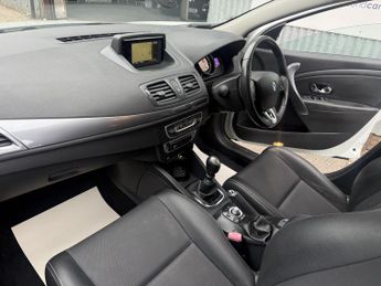 RENAULT MEGANE 1.6 Dynamique TomTom 1.6 5Dr