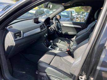 AUDI Q3 1.4 TFSI CoD S line Edition