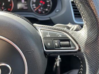 AUDI Q3 1.4 TFSI CoD S line Edition