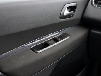 PEUGEOT 3008 1.6 VTi Active