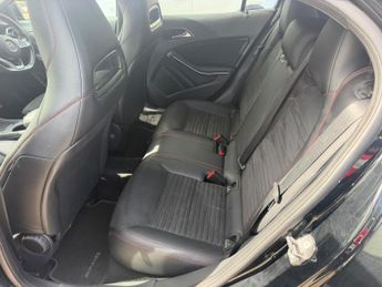 MERCEDES-BENZ GLA 2.1 GLA200d AMG Line