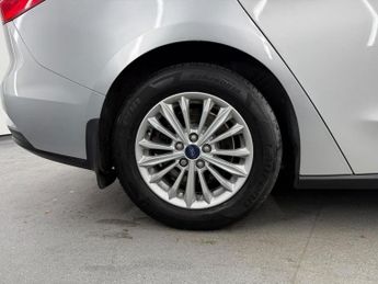 FORD FOCUS 1.0T EcoBoost Titanium Auto Euro 6 (s/s) 5dr