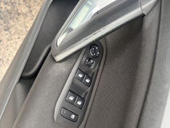 PEUGEOT 308 1.2 PureTech Allure