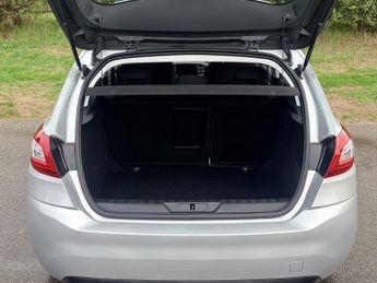 PEUGEOT 308 1.2 PureTech Allure