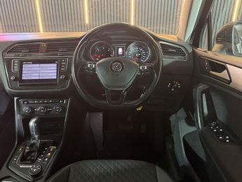 VOLKSWAGEN TIGUAN 2.0 TDI BlueMotion Tech SE Navigation