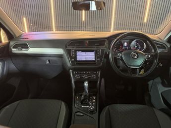 VOLKSWAGEN TIGUAN 2.0 TDI BlueMotion Tech SE Navigation