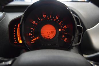 PEUGEOT 108 1.2 VTi PureTech Allure