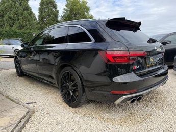 AUDI S4 AVANT 3.0 TFSI V6