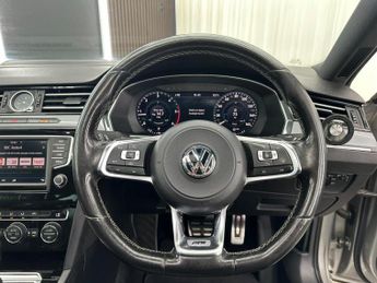 VOLKSWAGEN PASSAT 2.0 TDI BlueMotion Tech R-Line DSG Euro 6 (s/s) 4dr