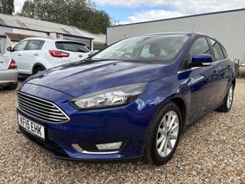 FORD FOCUS 1.5 T EcoBoost Titanium
