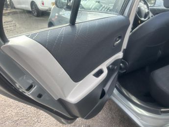 TOYOTA YARIS 1.3 VVT-i TR