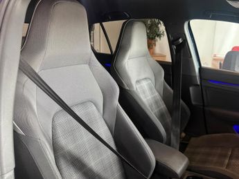 VOLKSWAGEN GOLF 2.0 TDI GTD