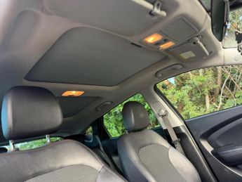 HYUNDAI IX35 1.7 CRDi Premium Euro 5 (s/s) 5dr