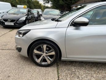 PEUGEOT 308 1.2 PureTech Allure