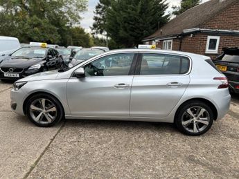 PEUGEOT 308 1.2 PureTech Allure